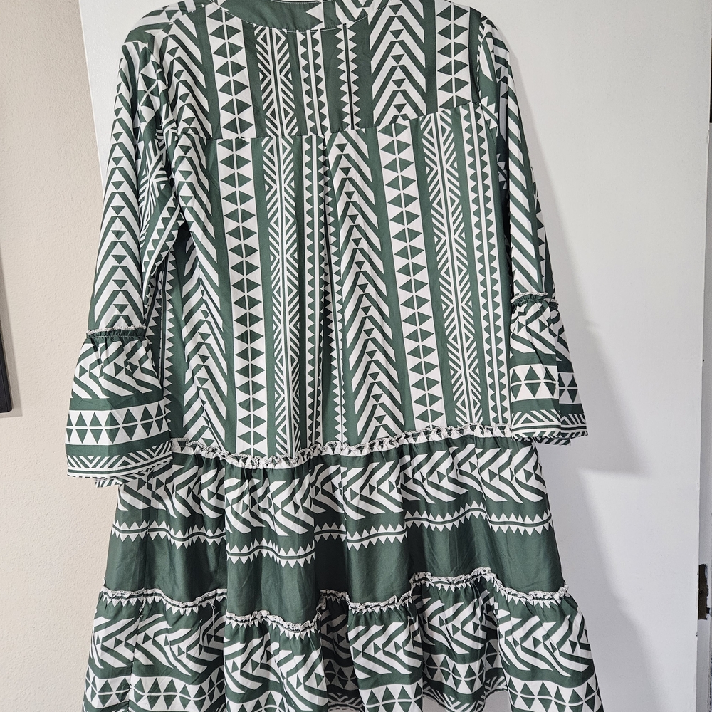 MISSLOOK Green and White Geometric Dress - Picture 6 of 6